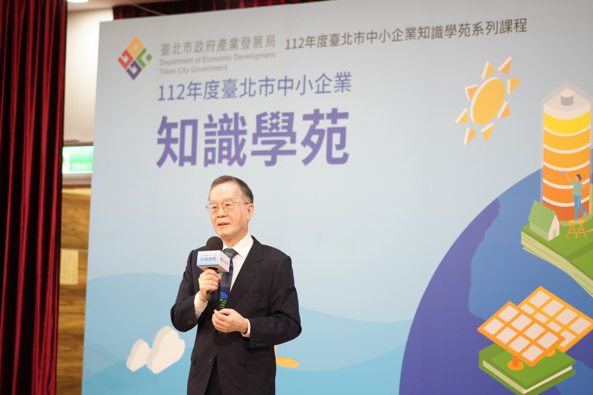 台灣永續能源研究基金會簡又新大使致詞。
