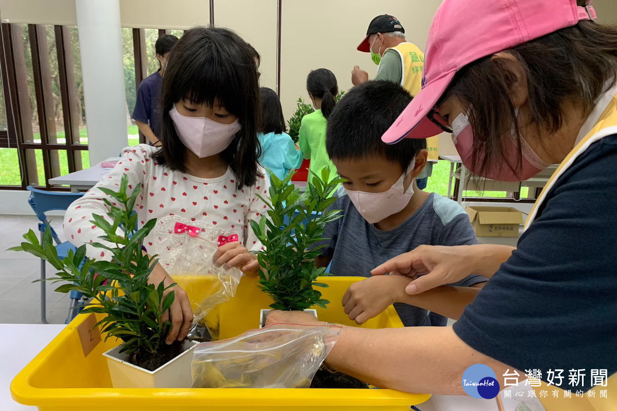 桃園市政府農業局龜山苗圃綠環境生態園區環境教育課程開跑。