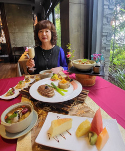 寬心園的母親節限定套餐食材豐富、還有手作珍品，很適合挑嘴的媽媽們。