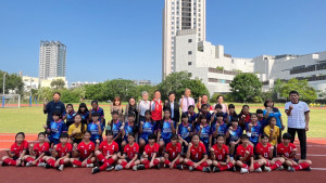 台中市黎明國小與五權國中兩校女足隊獲邀前往北歐芬蘭參加分齡足球賽。立委張廖萬堅提供