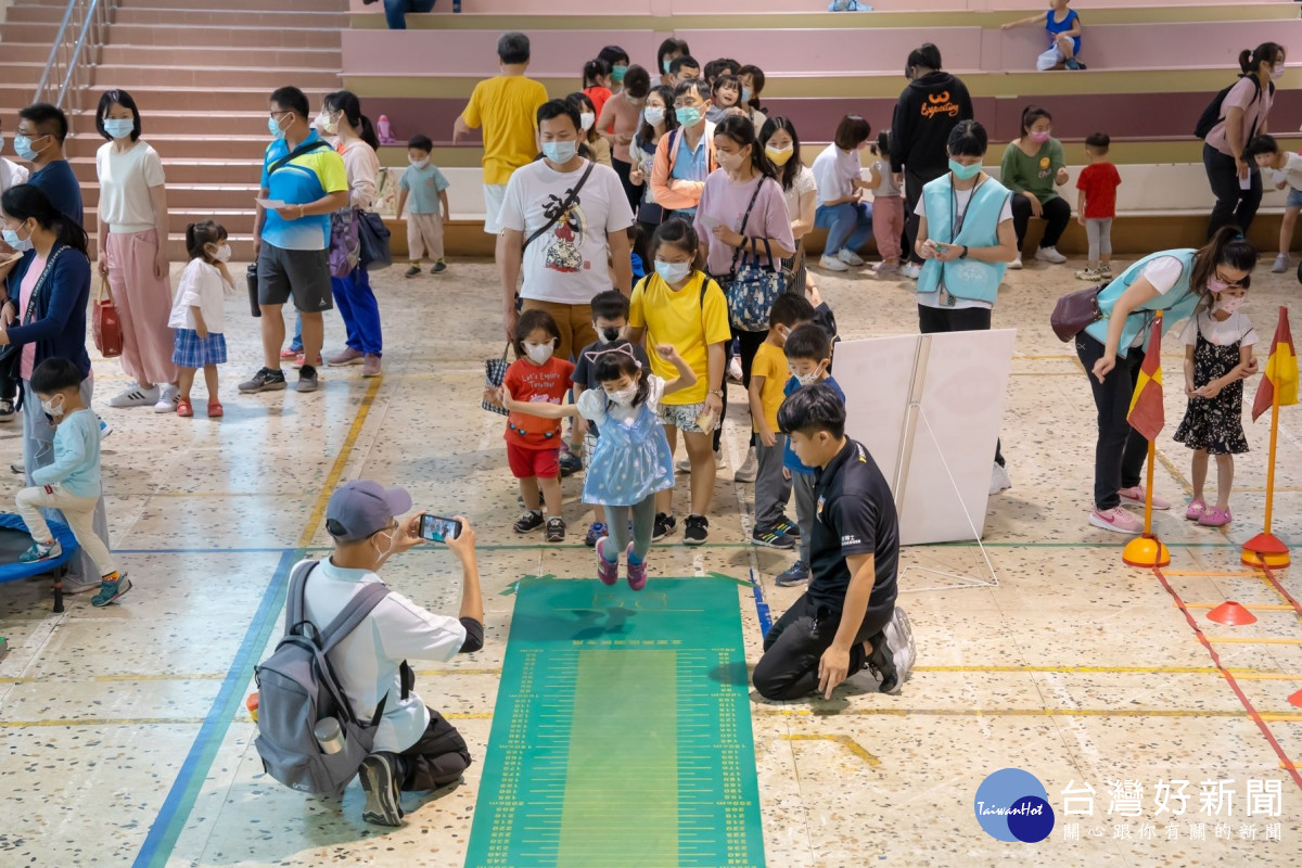 嘉義市府與中華全齡教育協會合作，首次針對學齡前兒童舉辦以體適能檢測結合運動會的活動／陳致愷翻攝