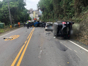 大溪區桃59之1線車禍，7車受損、6人輕傷送醫。