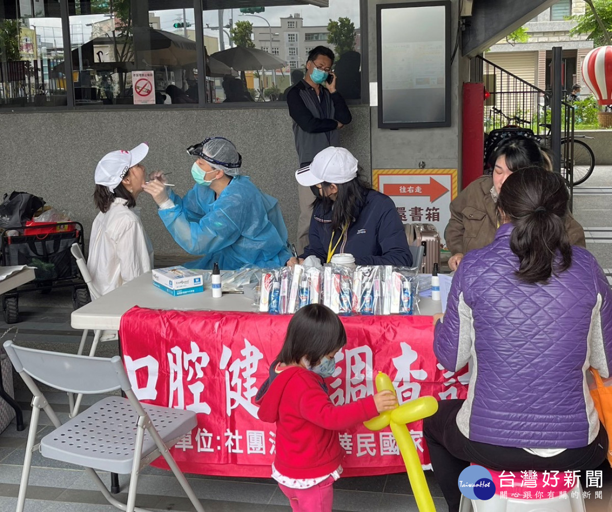 母親節前夕愛心團體聯手，舉辦「幸福相伴 母親節創意市集」活動。<br />
<br />
