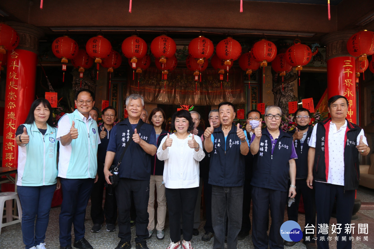 黃敏惠今天也前往仁武宮、三台宮參拜祈福，恭賀保生大帝聖誕千秋／陳致愷翻攝