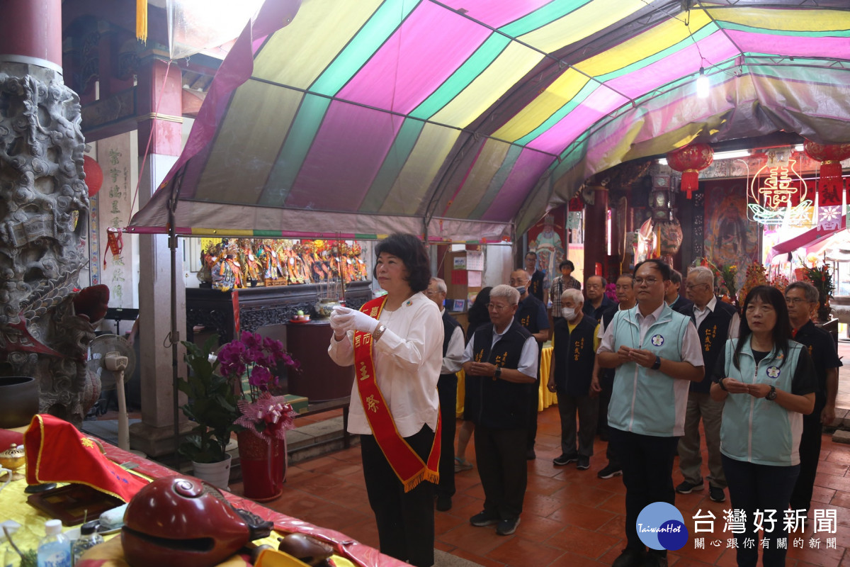 嘉義市長黃敏惠親臨北社尾保安宮祝賀，並擔任保生大帝聖誕祭典主祭官／陳致愷翻攝