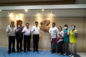 「雕刻刀下的峇里島」 馬爹木雕展現世界的動人精彩。圖／鹿港鎮公所提供