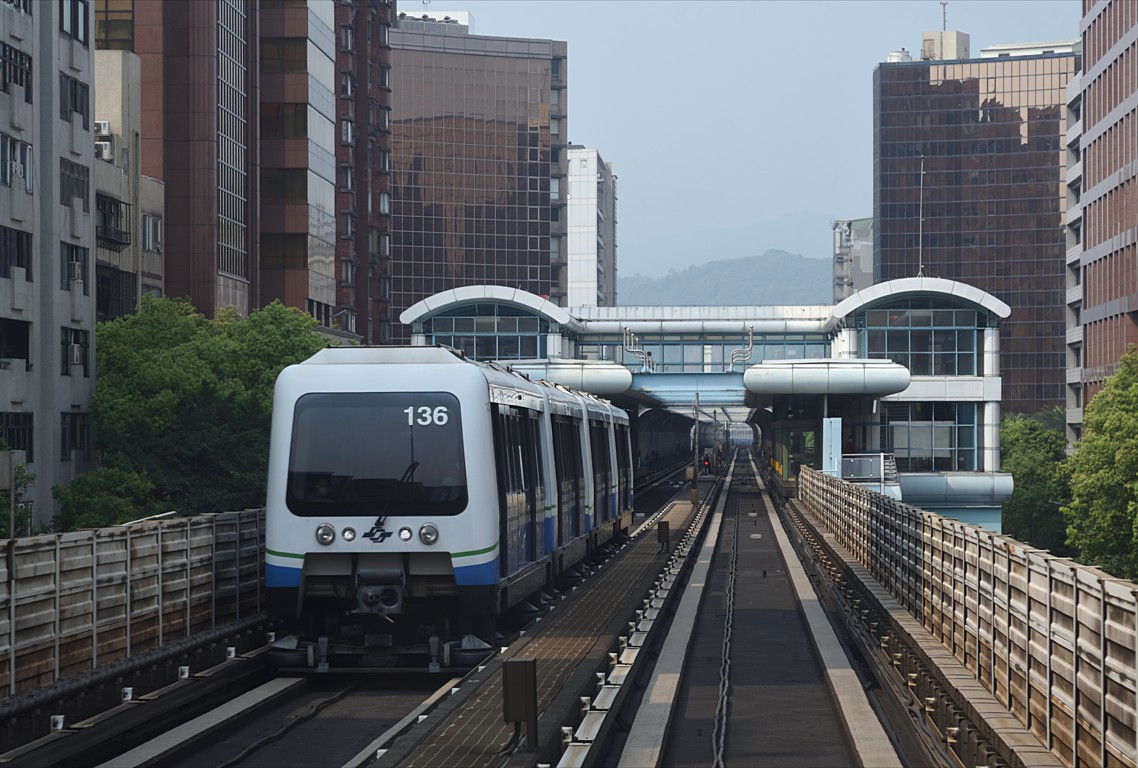 台北捷運文湖線列車（圖／資料照片，圖源：Wikipedia，圖片拍攝者：Lokseng01）