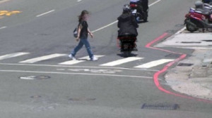 ▲改善行人路口通行安全！高市加強取締不停讓行人違規車輛。（圖／記者 許高祥 翻攝）