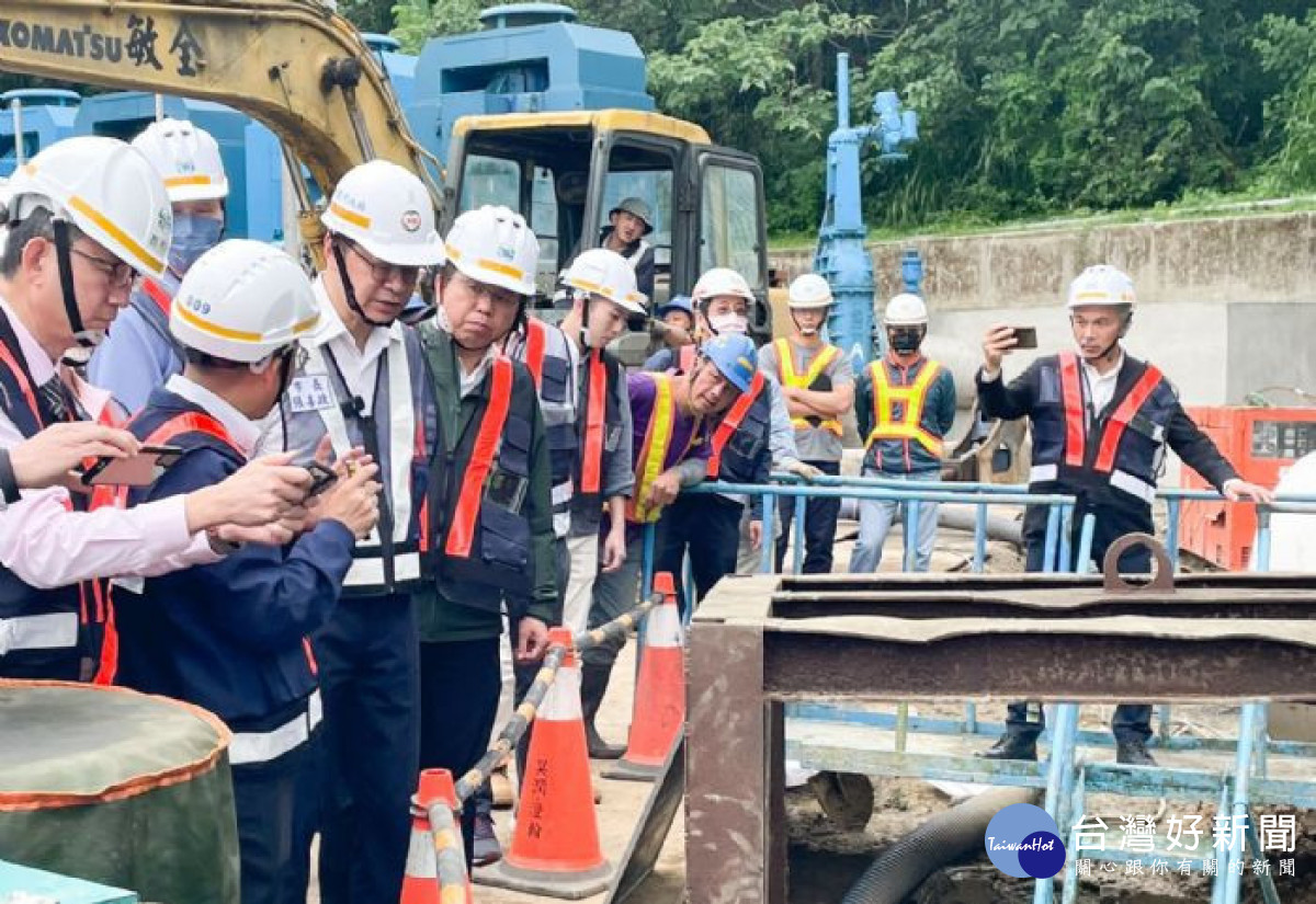 張市長視察「龍潭三坑原水抽水站一期原水出水管改善工程」。