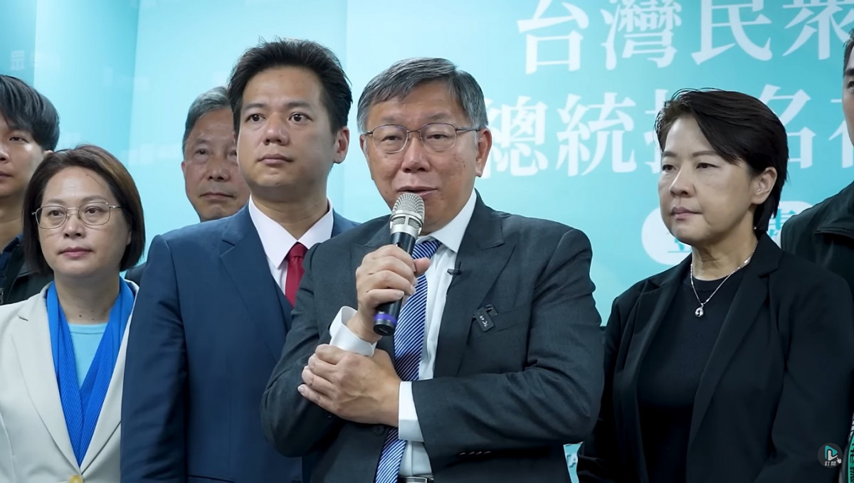 台灣民眾黨黨主席柯文哲（中）與前台北市副市長黃珊珊（右）（圖／資料照片，圖源：翻攝自民眾之聲YouTube）