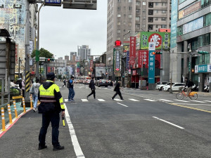 桃園市行人多事故路口取締，加強4大面向保護行人。