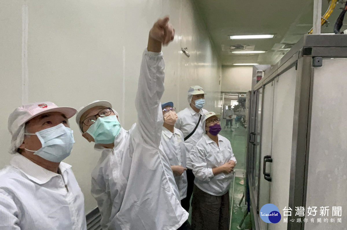 蘋菓西打平鎮廠再出包　3條生產線遭勒令停工　累計封存17.7萬瓶產品