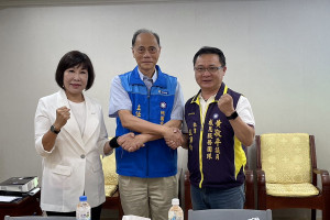 國民黨桃園市立委第五選區初選結果出爐，市黨部主委黃敏恭宣布由現任立委呂玉玲勝出。