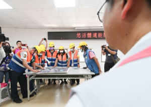 演習由張市長擔任實兵演習指揮官，並模擬土石流警戒區居民撤離疏散、收容所開設及物資補給等情形。