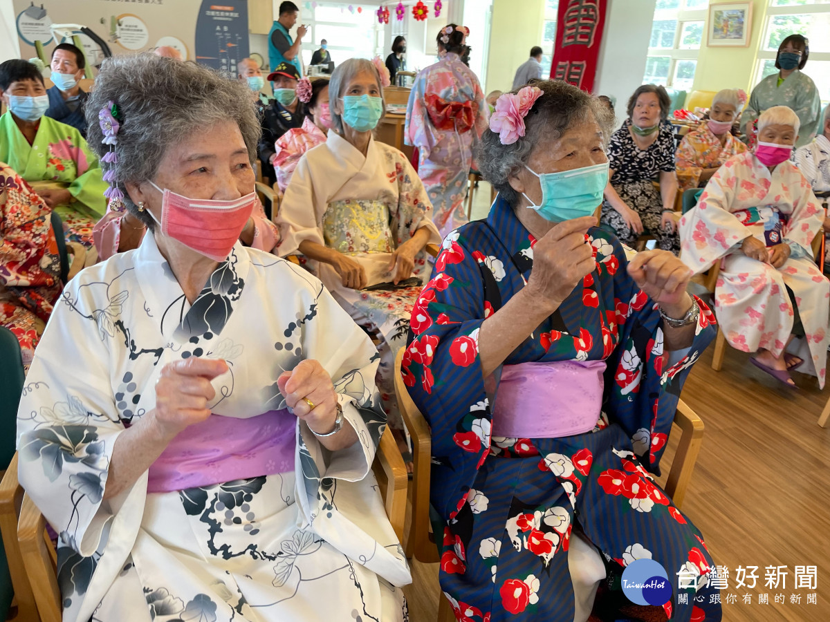 幫長輩圓日本夢，福興秀和苑日照中心和服派對。圖／記者鄧富珍攝