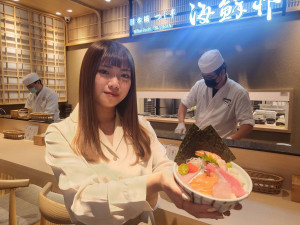 日本橋海鮮丼辻半推出全新職人系列海鮮丼。