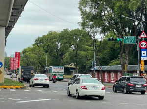 桃園路口未淨空科技執法再添1處，改善交通壅塞問題。