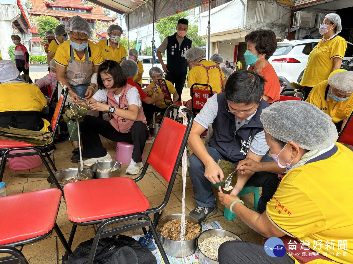 端午佳節粽飄香　長輩志工齊聚包粽助弱勢 台灣好新聞 第3張