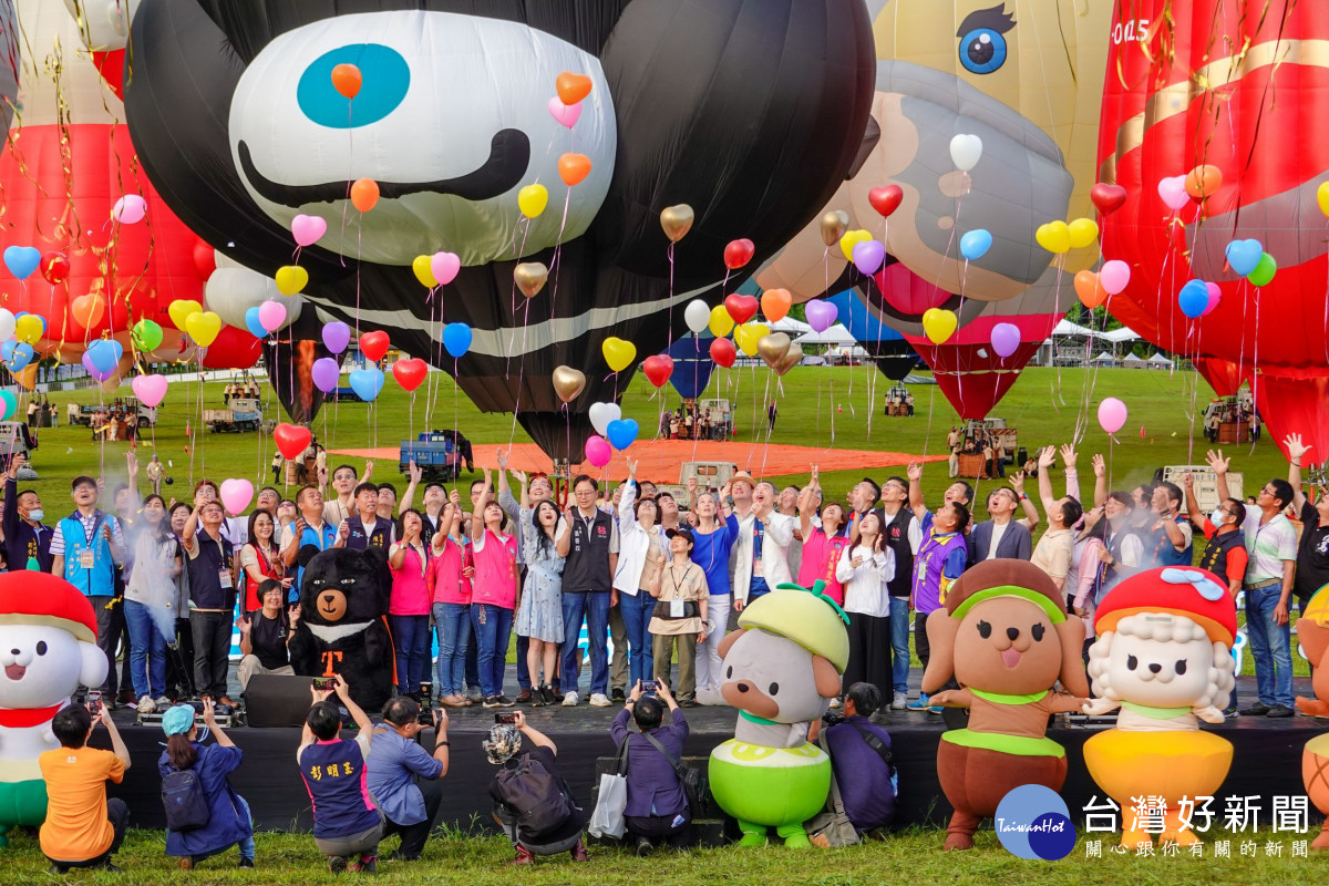 台灣國際熱氣球嘉年華開跑　熊讚與媽祖熱氣球全場焦點