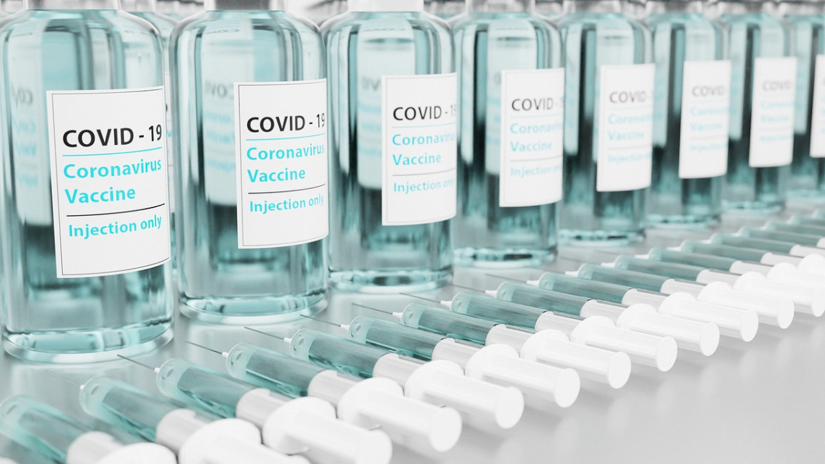 柯文哲稱「新冠疫苗送的比買的多」　疾管署：政府採購佔比73.8％