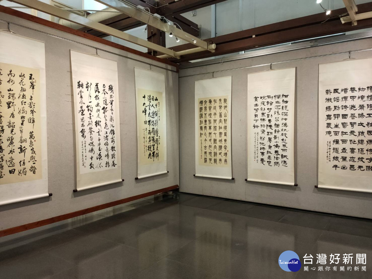 陳景聰展現製筆精湛手藝，一生製筆人心繫毛筆事。圖／記者鄧富珍攝