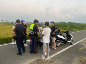 改裝車深夜聚集擾民，大園警包圍攔查開罰。