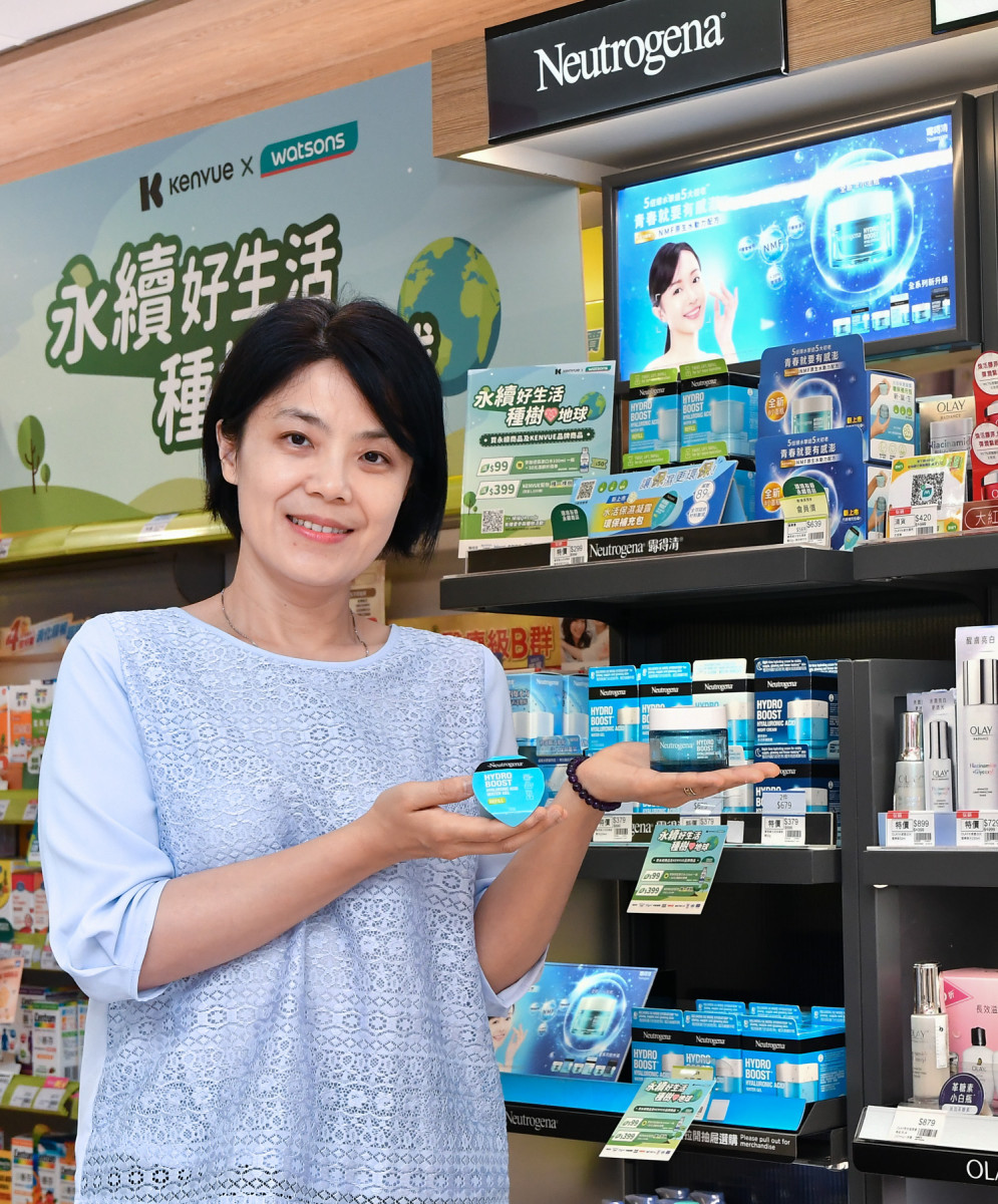 Kenvue 台灣香港總經理- 陳亭蓁表示 Kenvue持續推動減碳減塑，旗下多個人氣品牌如露得清、李施德霖、艾惟諾皆將環保永續融入產品中。