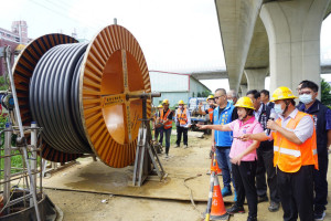 立委楊瓊瓔邀集相關單位會勘特高壓電桿下地工程進度。