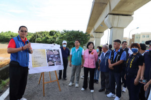 雲林縣長張麗善下鄉說明工程計畫與期程，並強調會持續改善道路／翻攝照片