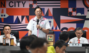 張市長主持市政會議。