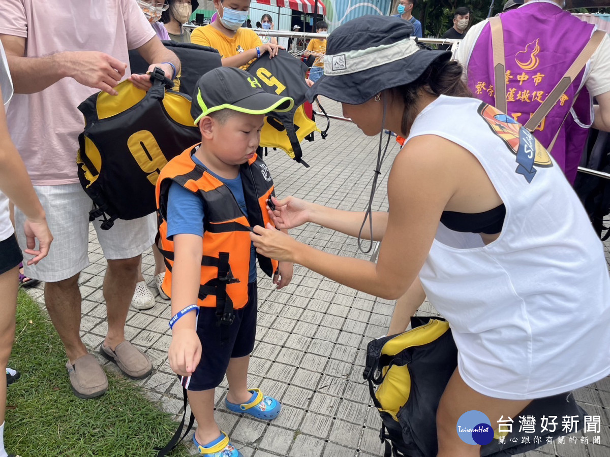 享受台中運動生活！　SUP立槳豐原葫蘆墩公園登場 台灣好新聞 第2張