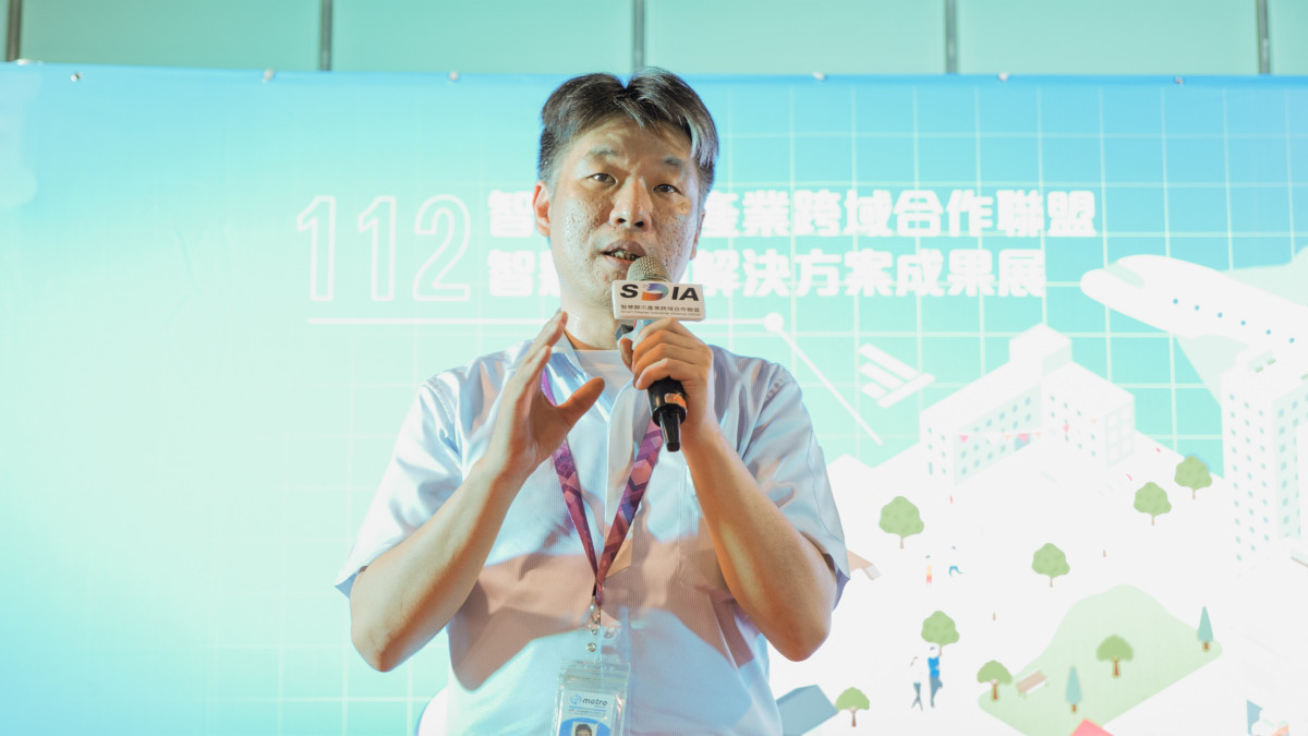 桃園大眾捷運股份有限公司，運務處長謝志成致詞。