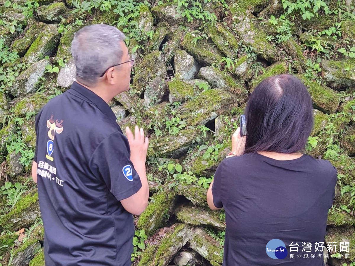 蘇鶴壽子女探尋先父監造中橫橋梁的足跡。