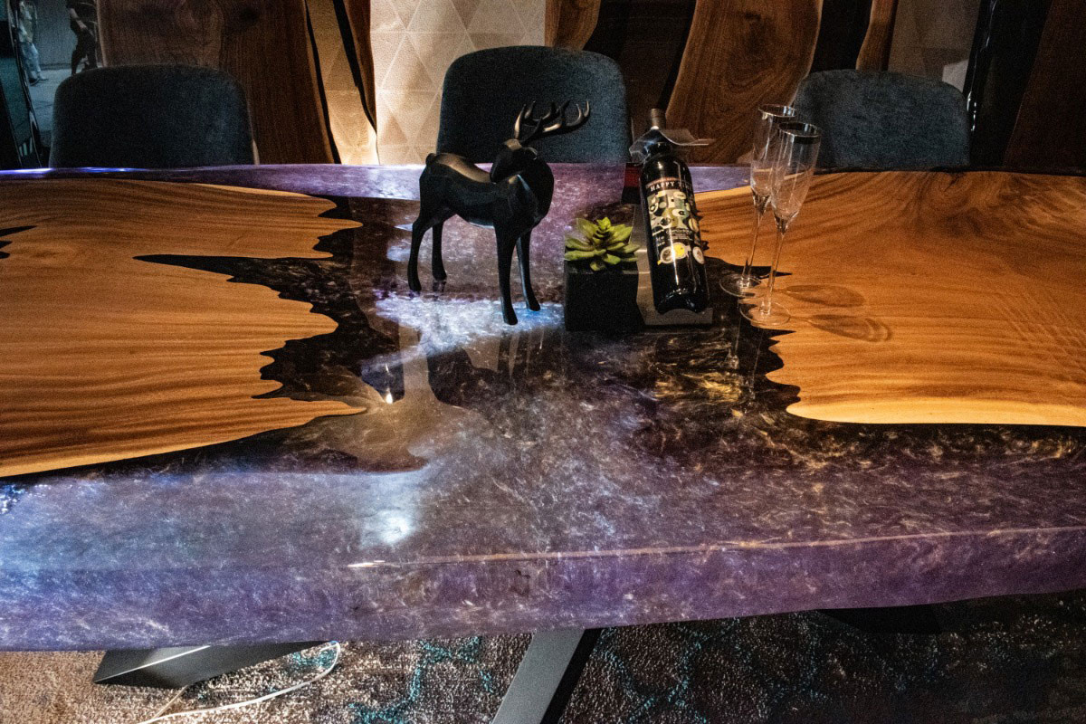 紫金王朝河流桌-環氧樹脂結合紫水晶與南美胡桃木。