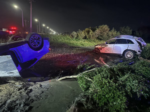 嘉義縣東石鄉龍港村縣道166線與嘉7線路口昨晚發生死亡車禍，造成39歲蔡姓駕駛傷重身亡／陳致愷翻攝