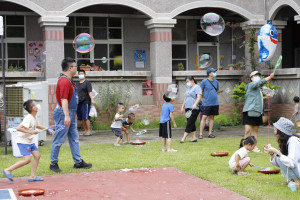 嘉義縣中埔鄉裕民社區舉辦「你農我農豐一夏」產業推廣園遊會，吸引人潮走入農村／陳致愷翻攝