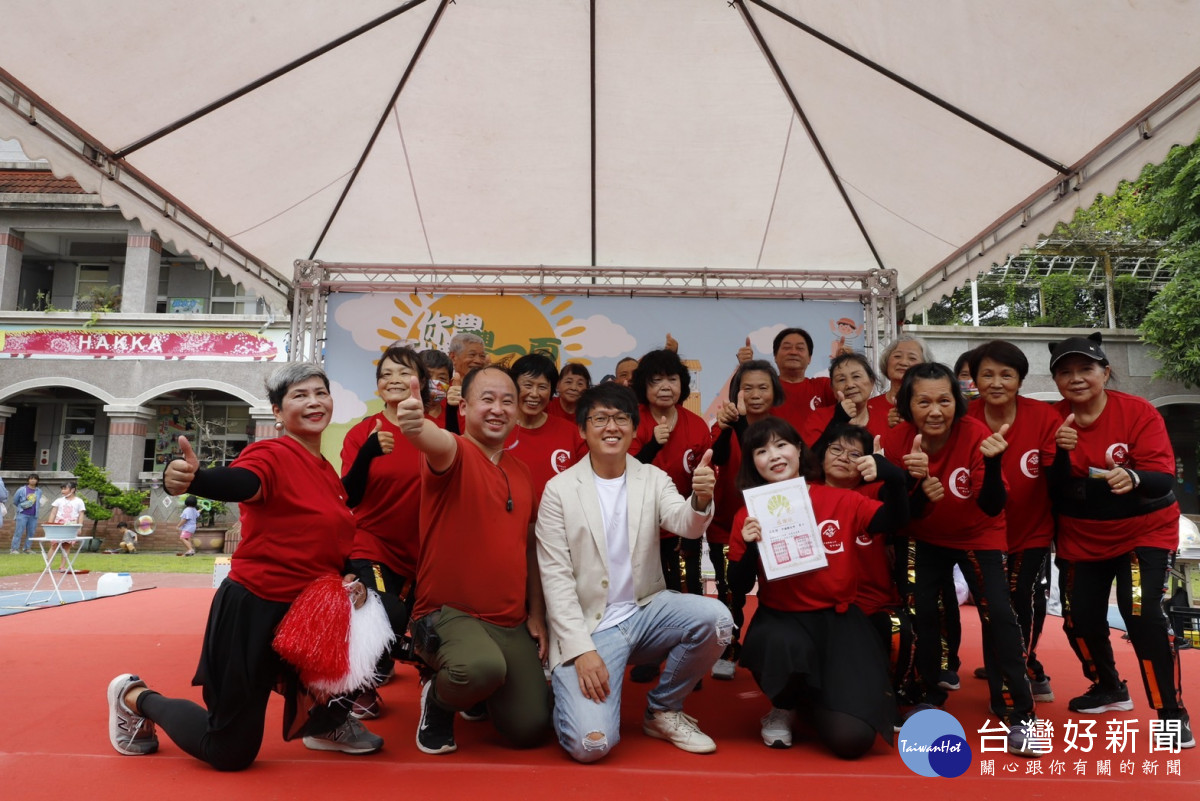 嘉義縣中埔鄉裕民社區舉辦「你農我農豐一夏」產業推廣園遊會，吸引人潮走入農村／陳致愷翻攝