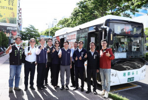 ▲高雄往2050淨零排放目標邁進，電動公車比例六都第一。