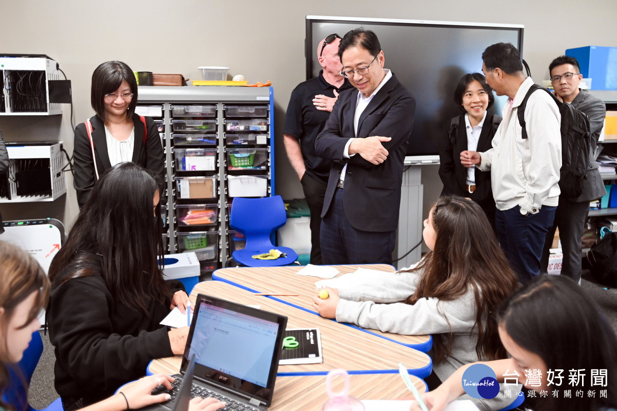 桃園市長張善政率團前往Google Reference School與ChromeOS Enterience Center參訪。