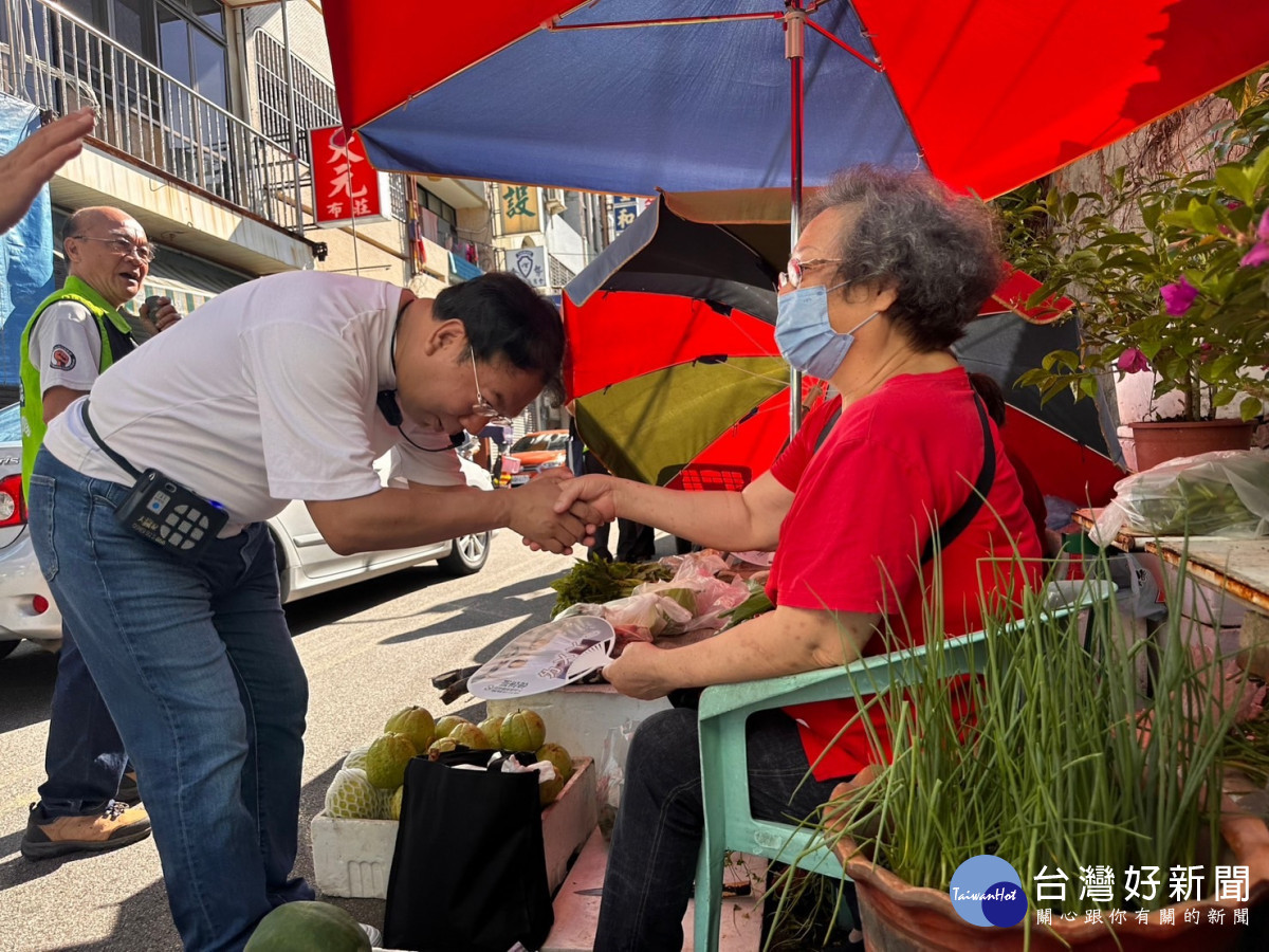 謝志忠市場掃街 搶攻山城選票