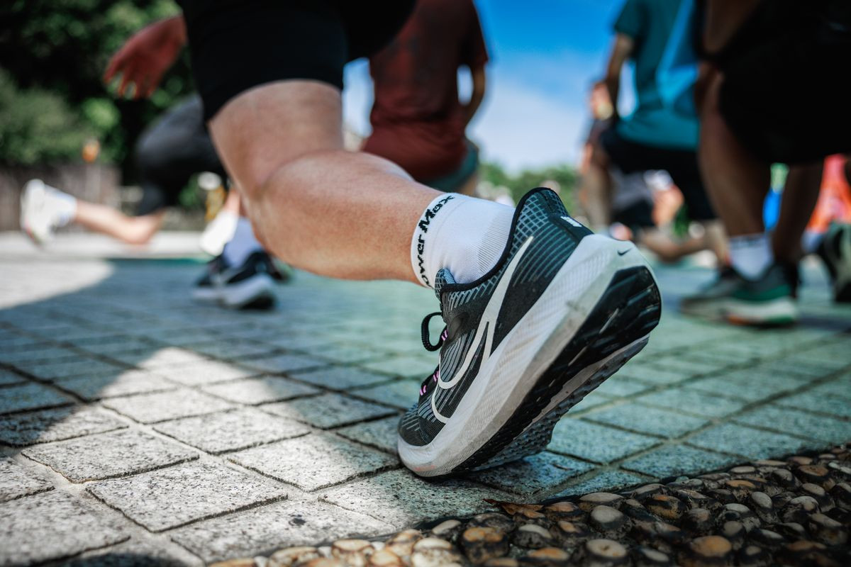 跑步風氣夯　創新「貼紮型跑襪」增30%穩定度　降運動傷害風險