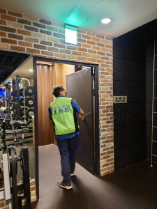 ▲高市府相關單位進行為期2個月的密集稽查，同時工務局業已執行為期一個多月無預警式突襲公共安全動態檢查。