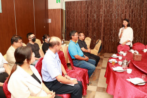南投縣政府在魚池鄉經典大飯店辦理第一場次的企業志工共識營，縣長許淑華特別到場勉勵。（圖/南投縣府提供）