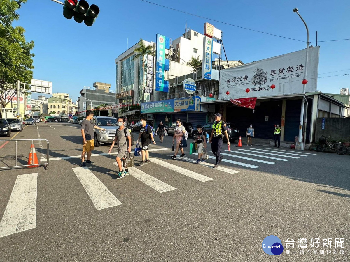 民雄分局規劃執行轄區校園「護童專案」勤務／警方提供