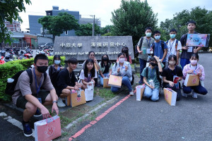 中原大學攜手桃園教育局舉辦科學實作營，學子收穫滿載。