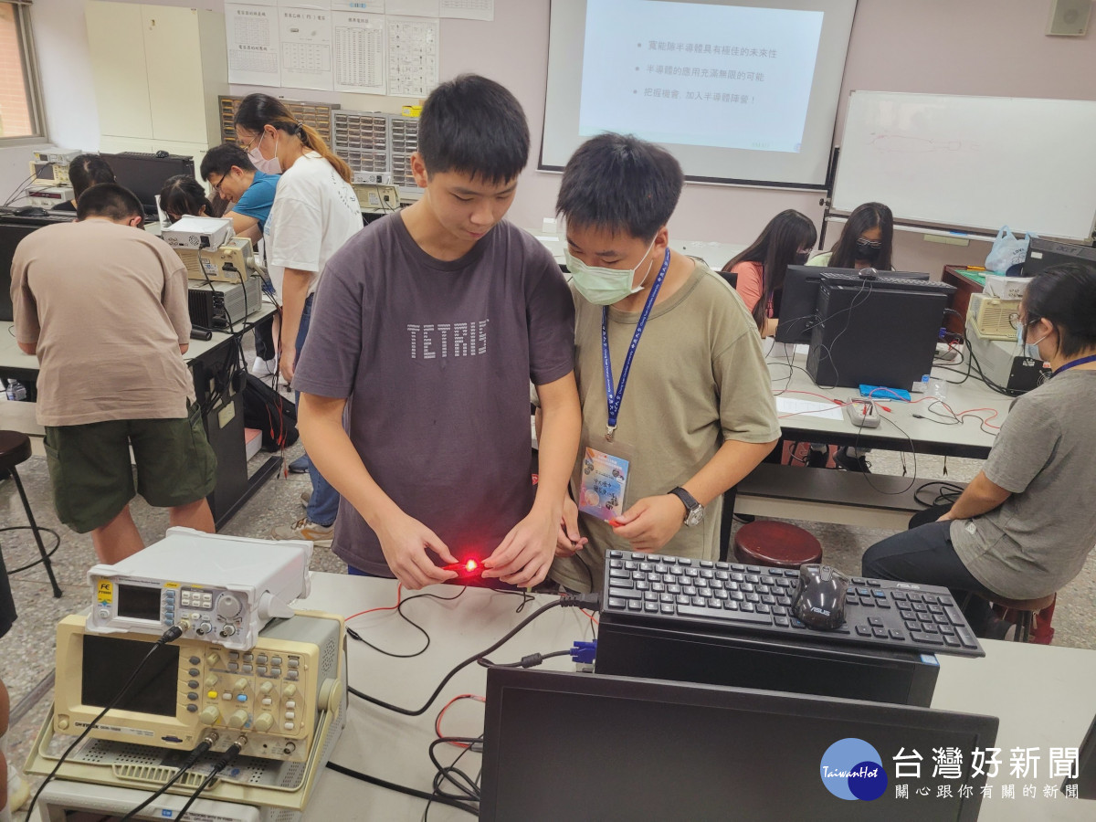 中原大學帶領高中生參與寬能隙半導體實驗，學生受益良多。