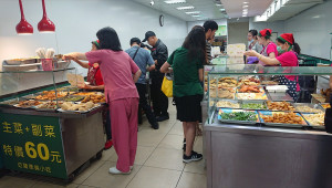 勞動部8日召開基本工資審議委員會，在勞方、資方、政府、學界四方代表討論下，拍板2024年起基本工資將從現行的新台幣2.64萬元調漲至2.747萬元，漲幅約為4.05％；時薪部分則由現行的176元調高至183元，漲幅約為4％。（圖／資料照片，圖源：台灣好新聞編輯部拍攝）