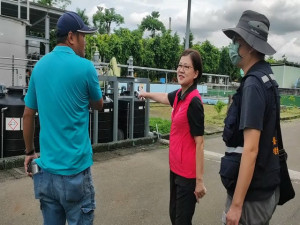 議員要求停止處理異味水。林重鎣