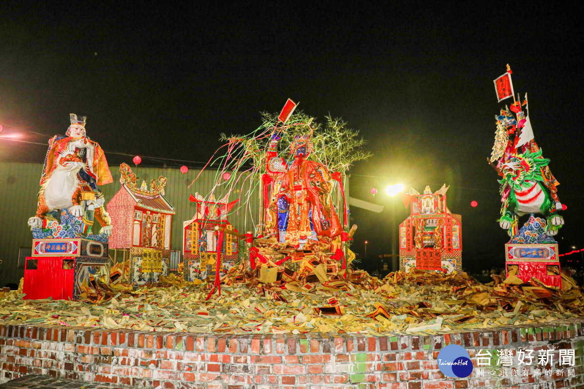 嘉義縣民雄鄉大士爺祭最終日，重頭戲「火化昇天」登場／嘉義縣府提供