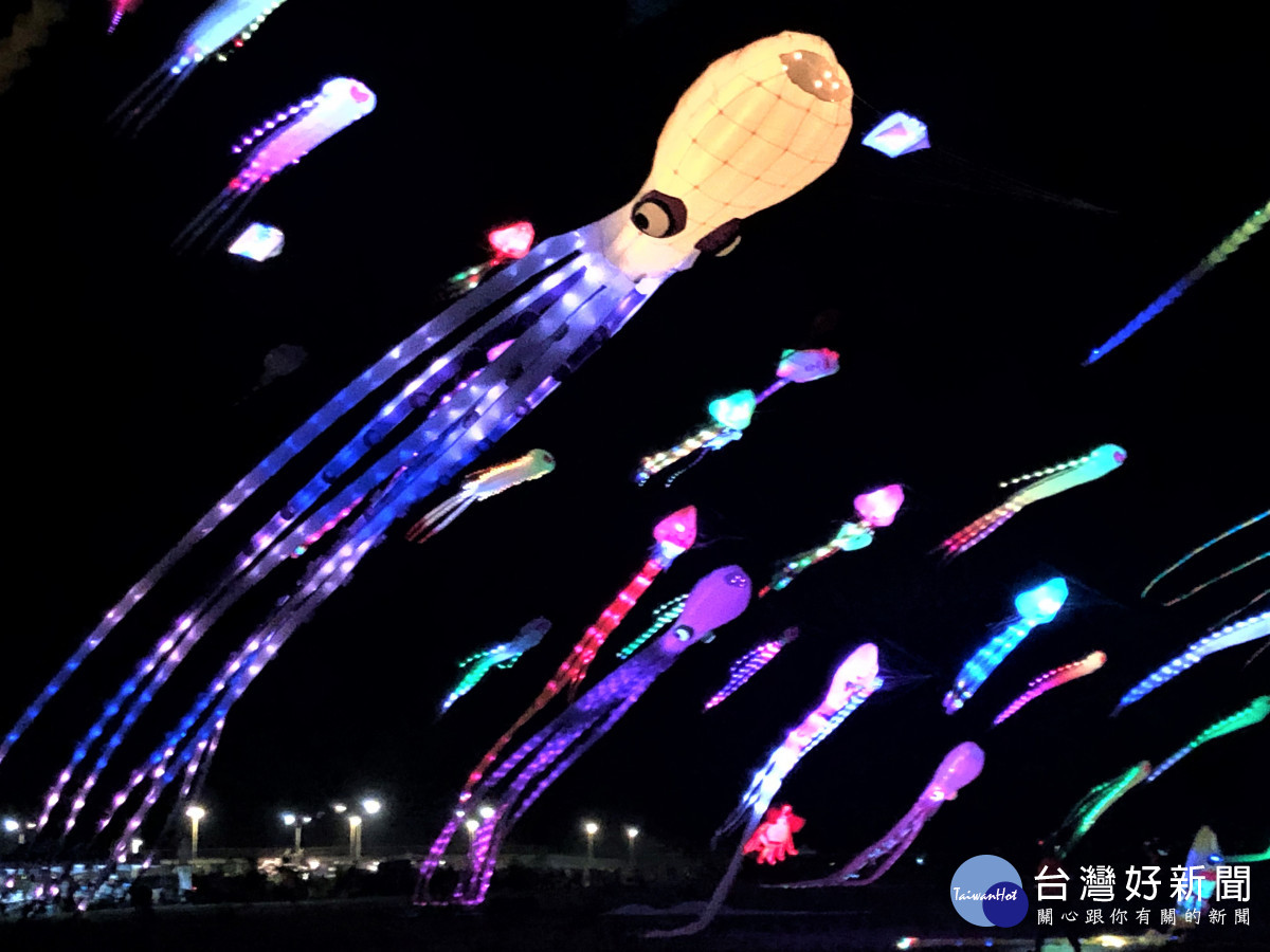 夜光風箏驚艷全場　新竹國際風箏節吸引逾5萬人參訪